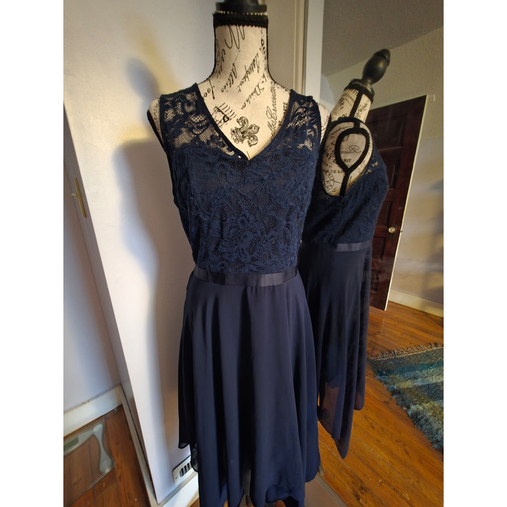Meetjen Navy Blue Lace High Low Cocktail Dress Sleeveless V-Neck Size L‎